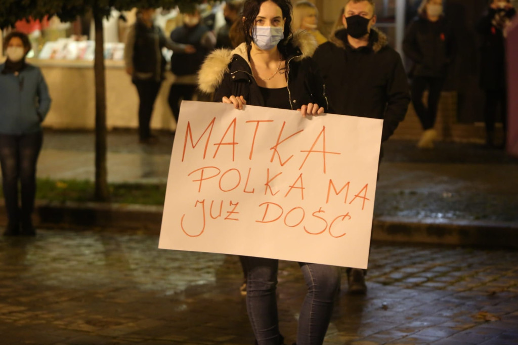 W Brzegu protestują przeciwko orzeczeniu Trybunału ws. aborcji [fotorelacja]