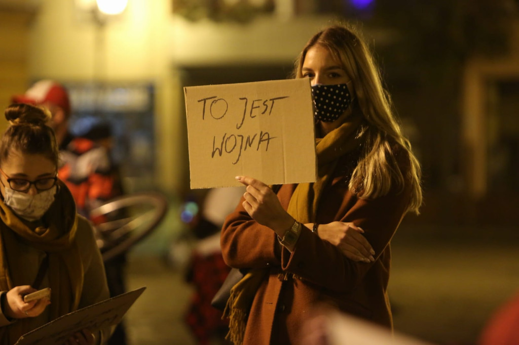 W Brzegu protestują przeciwko orzeczeniu Trybunału ws. aborcji [fotorelacja]