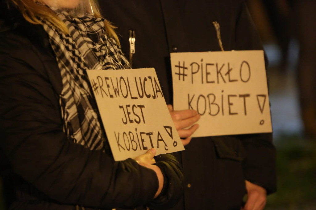 W Brzegu protestują przeciwko orzeczeniu Trybunału ws. aborcji [fotorelacja]
