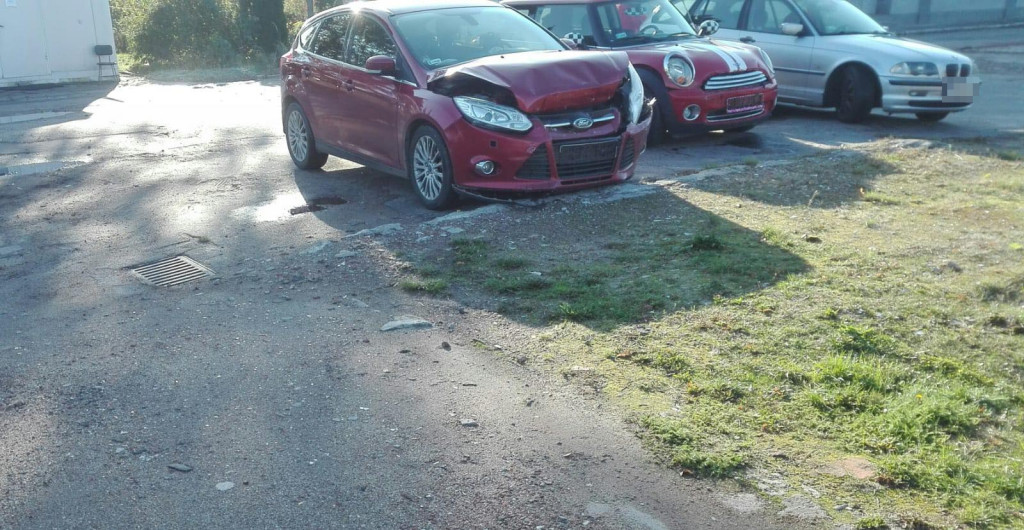 Pijany komendant straży gminnej w Skarbimierzu spowodował kolizję. Wjechał w naczelnika drogówki z komendy wojewódzkiej