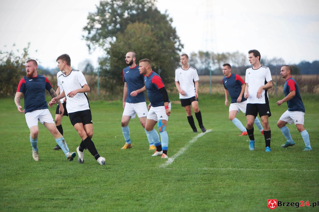 Podsumowanie klasy B. Jak zagrały drużyny z powiatu brzeskiego? [GALERIA Z MECZU Błękitni Przecza - LZS Golczowice]