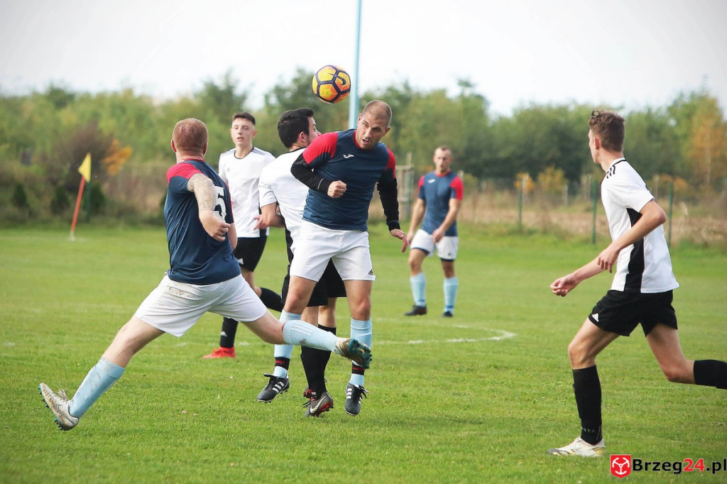 Podsumowanie klasy B. Jak zagrały drużyny z powiatu brzeskiego? [GALERIA Z MECZU Błękitni Przecza - LZS Golczowice]