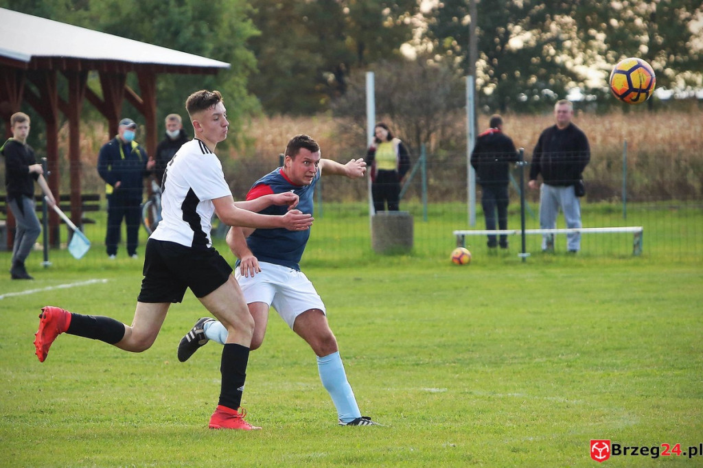 Podsumowanie klasy B. Jak zagrały drużyny z powiatu brzeskiego? [GALERIA Z MECZU Błękitni Przecza - LZS Golczowice]