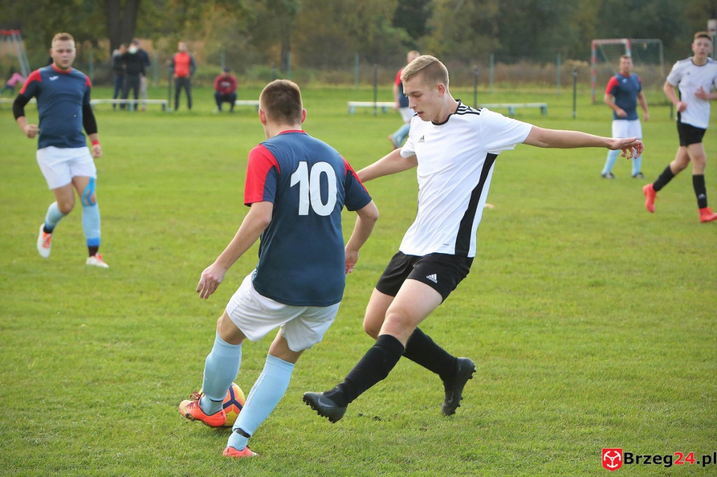 Podsumowanie klasy B. Jak zagrały drużyny z powiatu brzeskiego? [GALERIA Z MECZU Błękitni Przecza - LZS Golczowice]