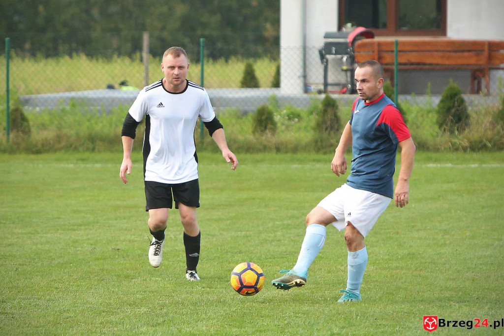 Podsumowanie klasy B. Jak zagrały drużyny z powiatu brzeskiego? [GALERIA Z MECZU Błękitni Przecza - LZS Golczowice]