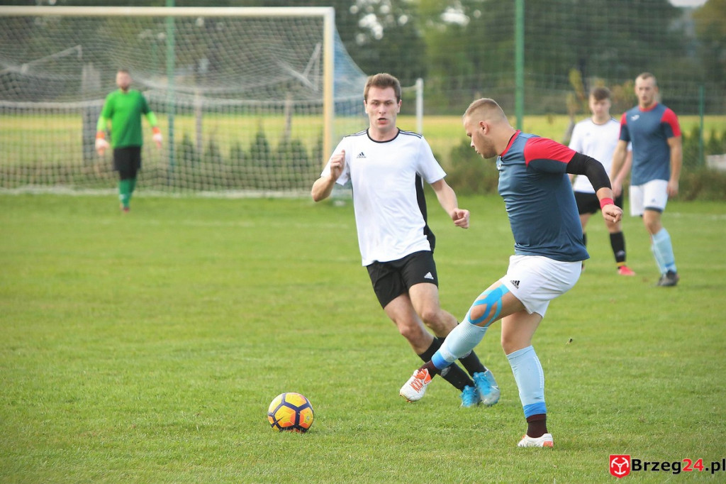 Podsumowanie klasy B. Jak zagrały drużyny z powiatu brzeskiego? [GALERIA Z MECZU Błękitni Przecza - LZS Golczowice]