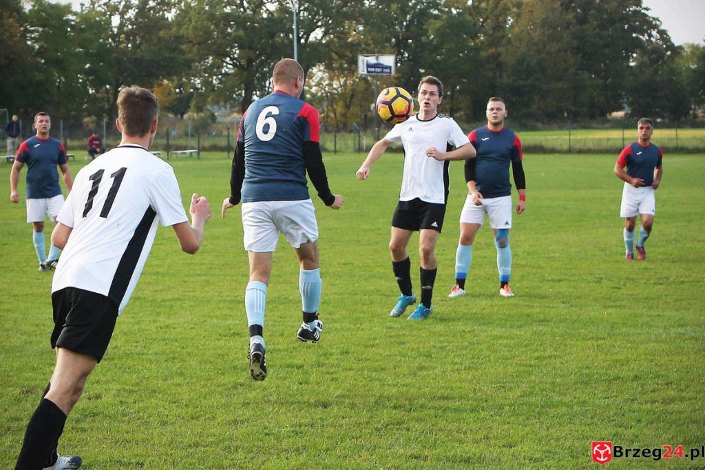 Podsumowanie klasy B. Jak zagrały drużyny z powiatu brzeskiego? [GALERIA Z MECZU Błękitni Przecza - LZS Golczowice]