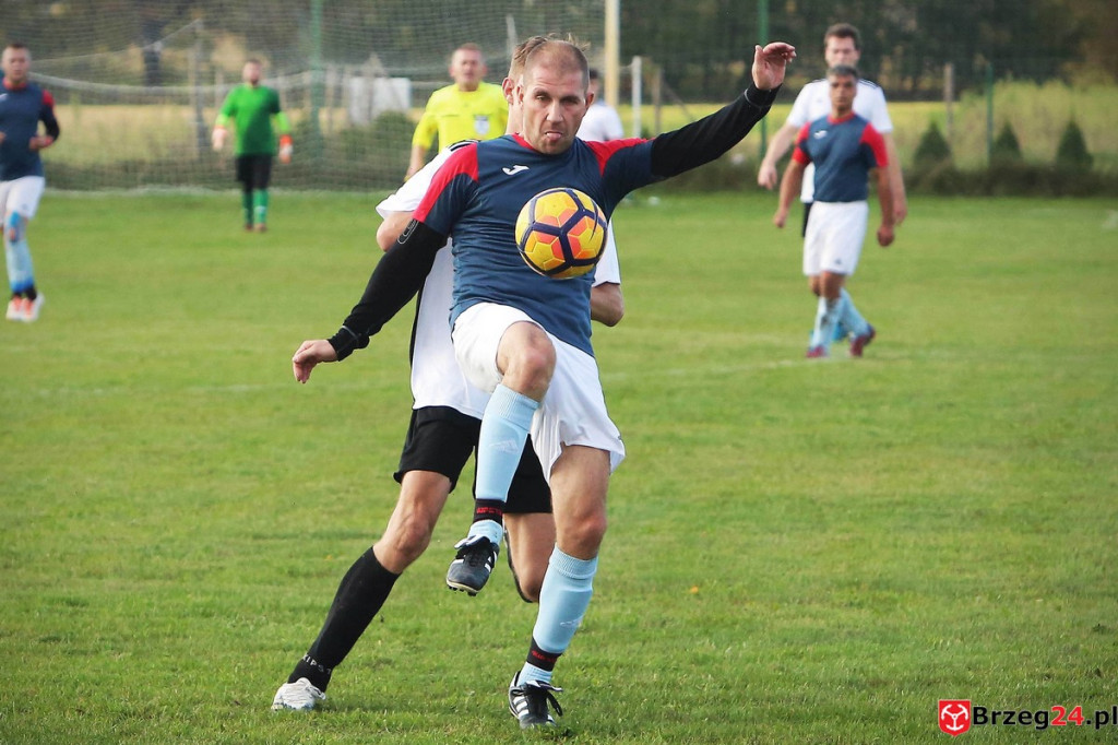 Podsumowanie klasy B. Jak zagrały drużyny z powiatu brzeskiego? [GALERIA Z MECZU Błękitni Przecza - LZS Golczowice]