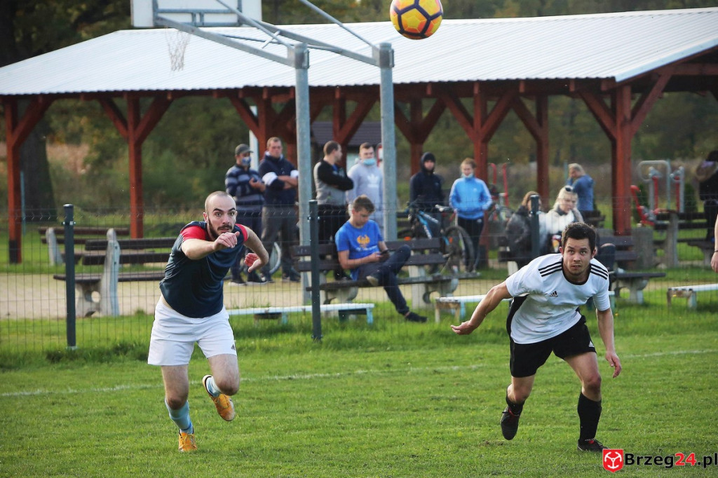 Podsumowanie klasy B. Jak zagrały drużyny z powiatu brzeskiego? [GALERIA Z MECZU Błękitni Przecza - LZS Golczowice]