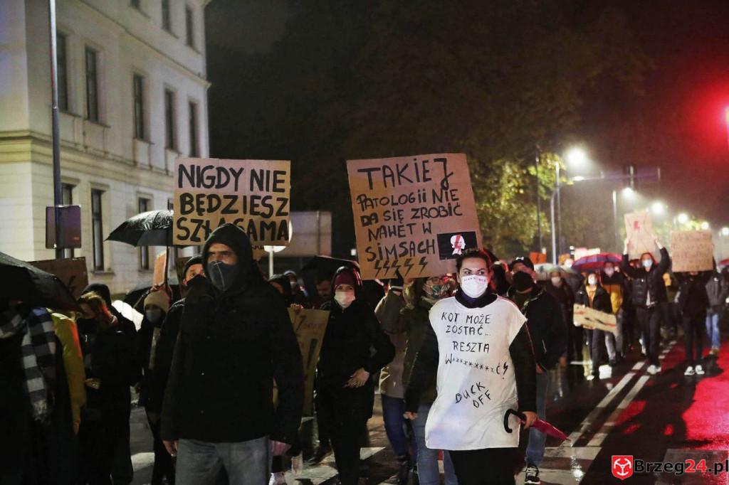 Protest w Brzegu. 30-10-2020 [FOTOGALERIA]