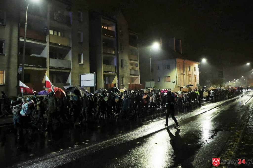 Protest w Brzegu. 30-10-2020 [FOTOGALERIA]