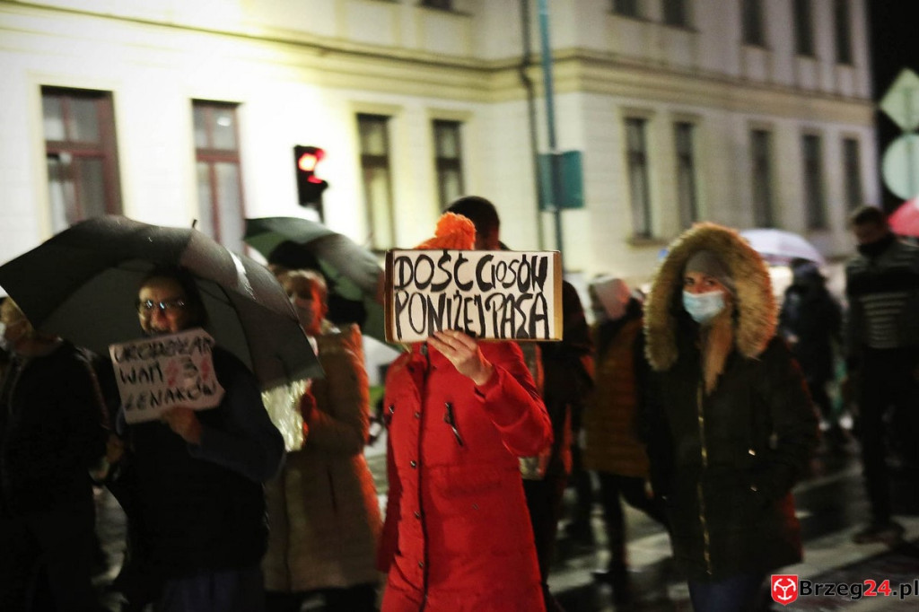 Protest w Brzegu. 30-10-2020 [FOTOGALERIA]