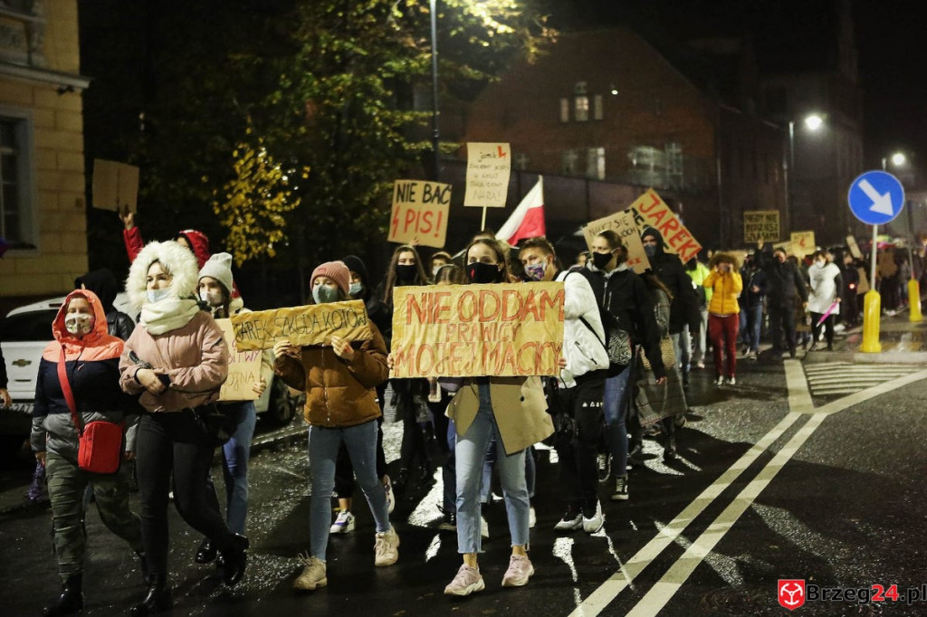 Protest w Brzegu. 30-10-2020 [FOTOGALERIA]