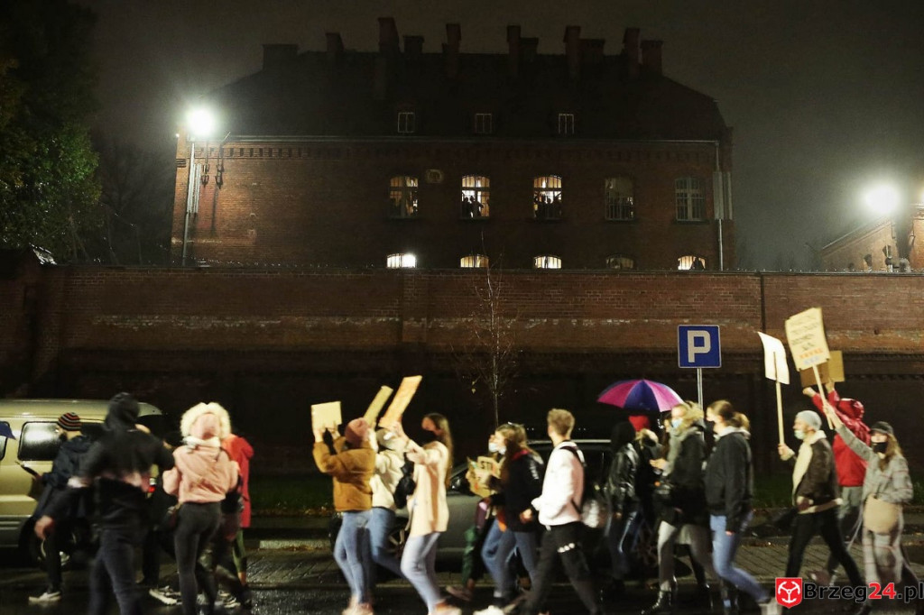 Protest w Brzegu. 30-10-2020 [FOTOGALERIA]