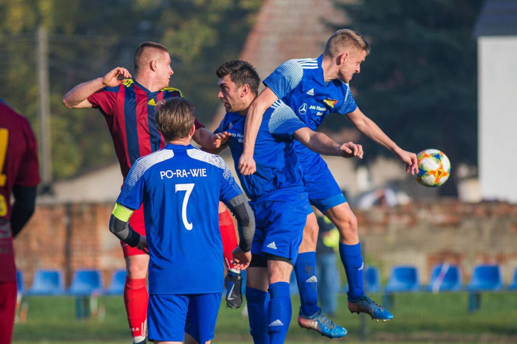 Pewna wygrana LZS-u Skorogoszcz, rywale nie mieli żadnych argumentów [GALERIA]