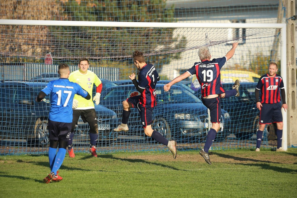 Podsumowanie klasy A. KS Skarbimierz wygrał mecz na szczycie, będzie liderem? [GALERIA z meczu Pogoń Łosiów - KS Kruszyna-Prędocin]