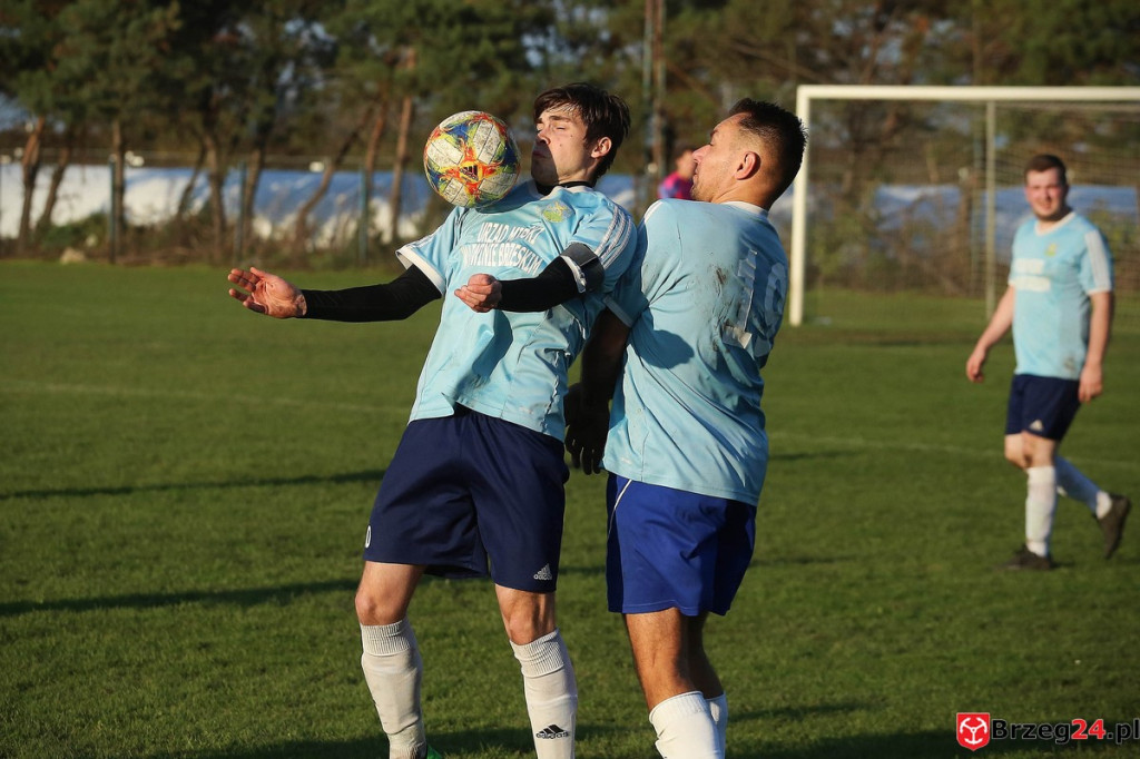 Podsumowanie klasy B. Nasze drużyny rozegrały przedostatnią jesienną kolejkę [GALERIA  z meczu Olimpia II Lewin Brzeski - KS Łukowice Brzeskie]
