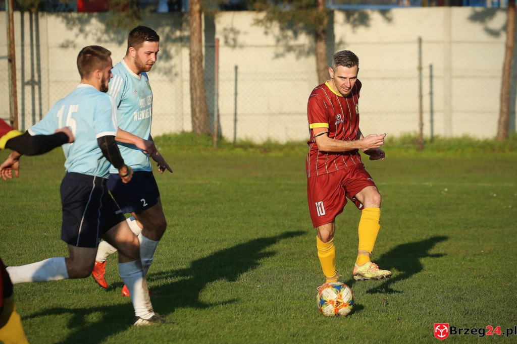 Podsumowanie klasy B. Nasze drużyny rozegrały przedostatnią jesienną kolejkę [GALERIA  z meczu Olimpia II Lewin Brzeski - KS Łukowice Brzeskie]