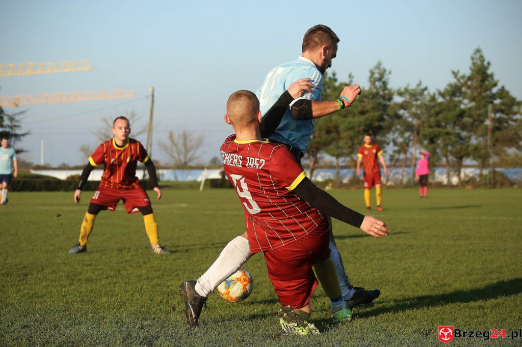 Podsumowanie klasy B. Nasze drużyny rozegrały przedostatnią jesienną kolejkę [GALERIA  z meczu Olimpia II Lewin Brzeski - KS Łukowice Brzeskie]