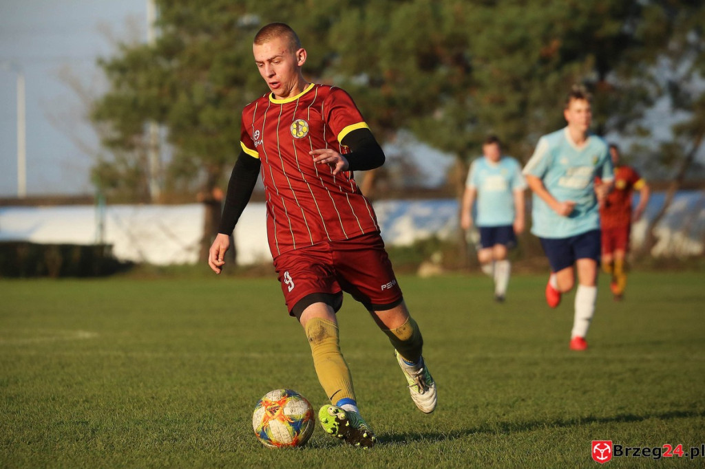 Podsumowanie klasy B. Nasze drużyny rozegrały przedostatnią jesienną kolejkę [GALERIA  z meczu Olimpia II Lewin Brzeski - KS Łukowice Brzeskie]