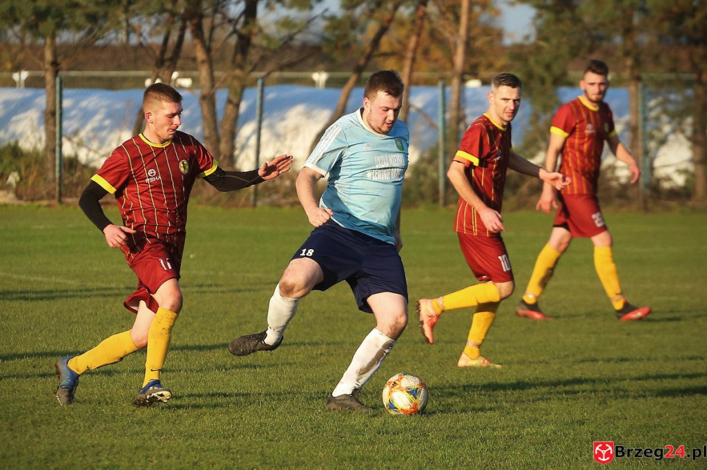 Podsumowanie klasy B. Nasze drużyny rozegrały przedostatnią jesienną kolejkę [GALERIA  z meczu Olimpia II Lewin Brzeski - KS Łukowice Brzeskie]