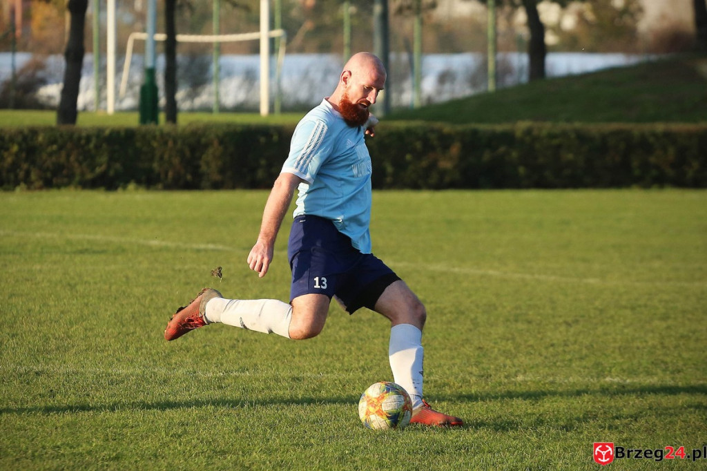 Podsumowanie klasy B. Nasze drużyny rozegrały przedostatnią jesienną kolejkę [GALERIA  z meczu Olimpia II Lewin Brzeski - KS Łukowice Brzeskie]