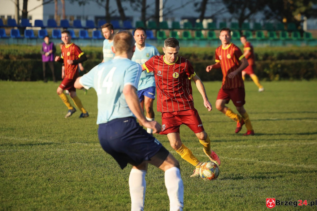 Podsumowanie klasy B. Nasze drużyny rozegrały przedostatnią jesienną kolejkę [GALERIA  z meczu Olimpia II Lewin Brzeski - KS Łukowice Brzeskie]
