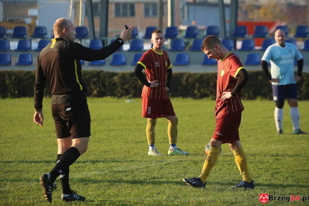 Podsumowanie klasy B. Nasze drużyny rozegrały przedostatnią jesienną kolejkę [GALERIA  z meczu Olimpia II Lewin Brzeski - KS Łukowice Brzeskie]