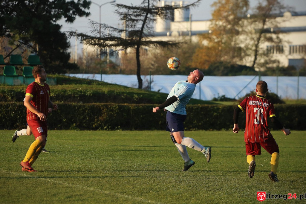 Podsumowanie klasy B. Nasze drużyny rozegrały przedostatnią jesienną kolejkę [GALERIA  z meczu Olimpia II Lewin Brzeski - KS Łukowice Brzeskie]