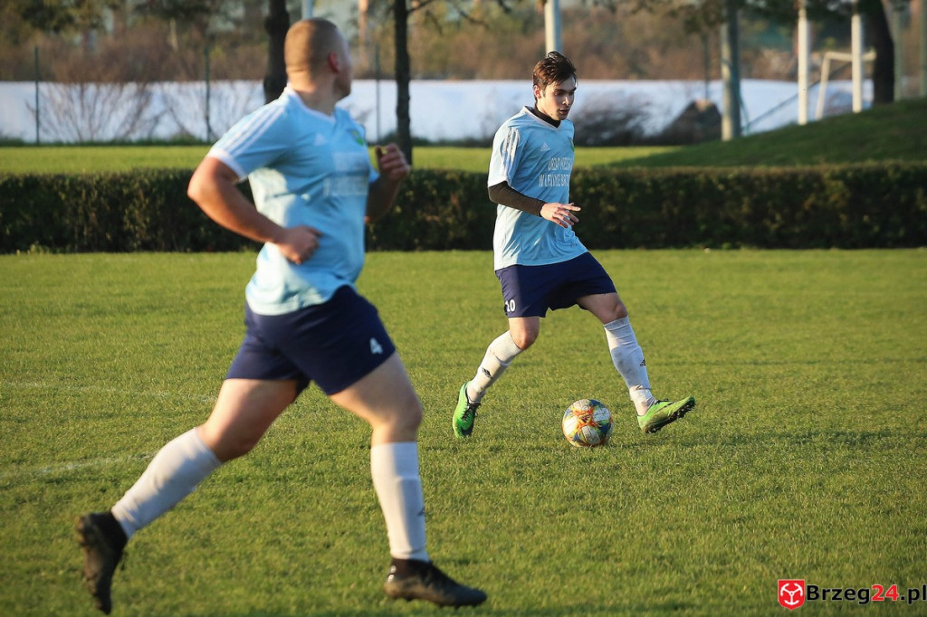 Podsumowanie klasy B. Nasze drużyny rozegrały przedostatnią jesienną kolejkę [GALERIA  z meczu Olimpia II Lewin Brzeski - KS Łukowice Brzeskie]