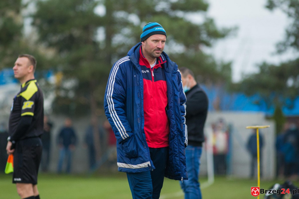 Wyrównane derby gminy Lewin Brzeski. LZS Skorogoszcz wygrał w końcówce [GALERIA]