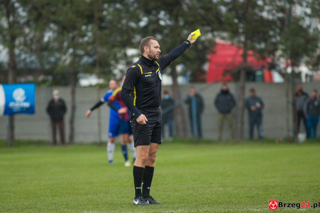 Wyrównane derby gminy Lewin Brzeski. LZS Skorogoszcz wygrał w końcówce [GALERIA]