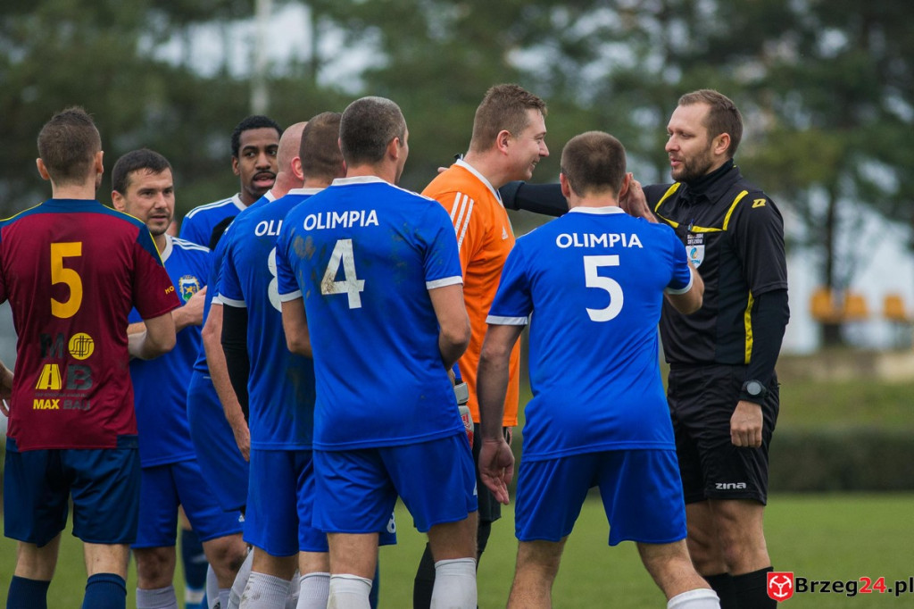 Wyrównane derby gminy Lewin Brzeski. LZS Skorogoszcz wygrał w końcówce [GALERIA]