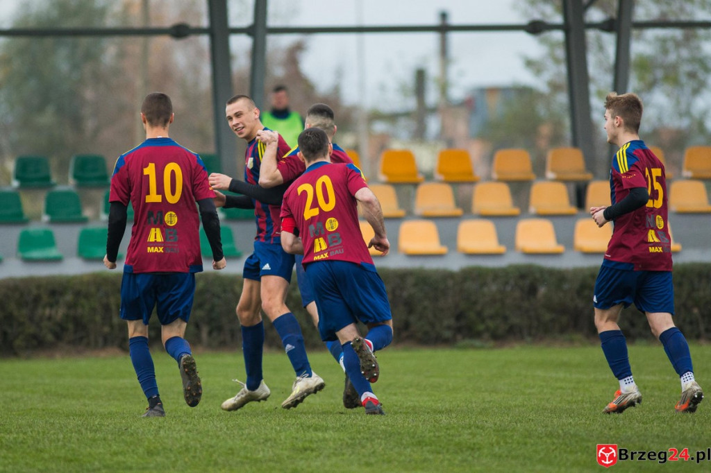 Wyrównane derby gminy Lewin Brzeski. LZS Skorogoszcz wygrał w końcówce [GALERIA]