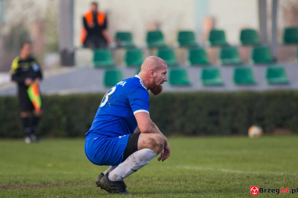 Wyrównane derby gminy Lewin Brzeski. LZS Skorogoszcz wygrał w końcówce [GALERIA]