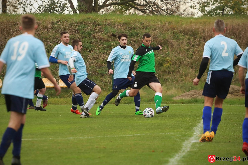 Piłkarska klasa B zakończyła rundę jesienną. Jak wygląda sytuacja po ostatniej kolejce? [FOTORELACJA z meczu Orzeł Olszanka - Olimpia II Lewin Brzeski]