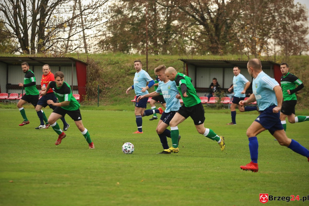 Piłkarska klasa B zakończyła rundę jesienną. Jak wygląda sytuacja po ostatniej kolejce? [FOTORELACJA z meczu Orzeł Olszanka - Olimpia II Lewin Brzeski]