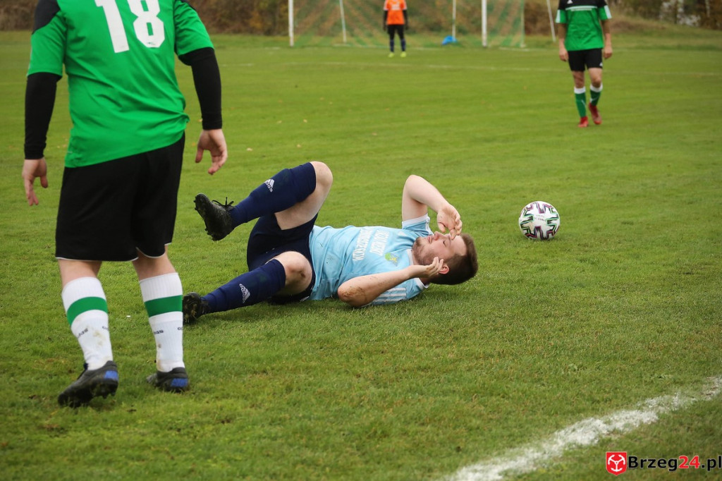 Piłkarska klasa B zakończyła rundę jesienną. Jak wygląda sytuacja po ostatniej kolejce? [FOTORELACJA z meczu Orzeł Olszanka - Olimpia II Lewin Brzeski]