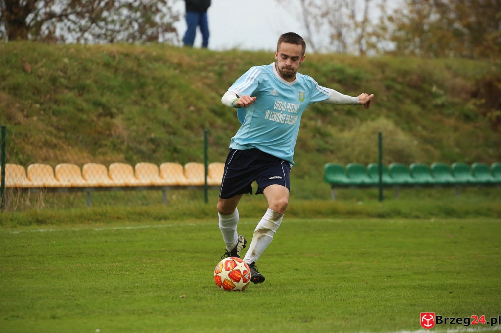 Piłkarska klasa B zakończyła rundę jesienną. Jak wygląda sytuacja po ostatniej kolejce? [FOTORELACJA z meczu Orzeł Olszanka - Olimpia II Lewin Brzeski]