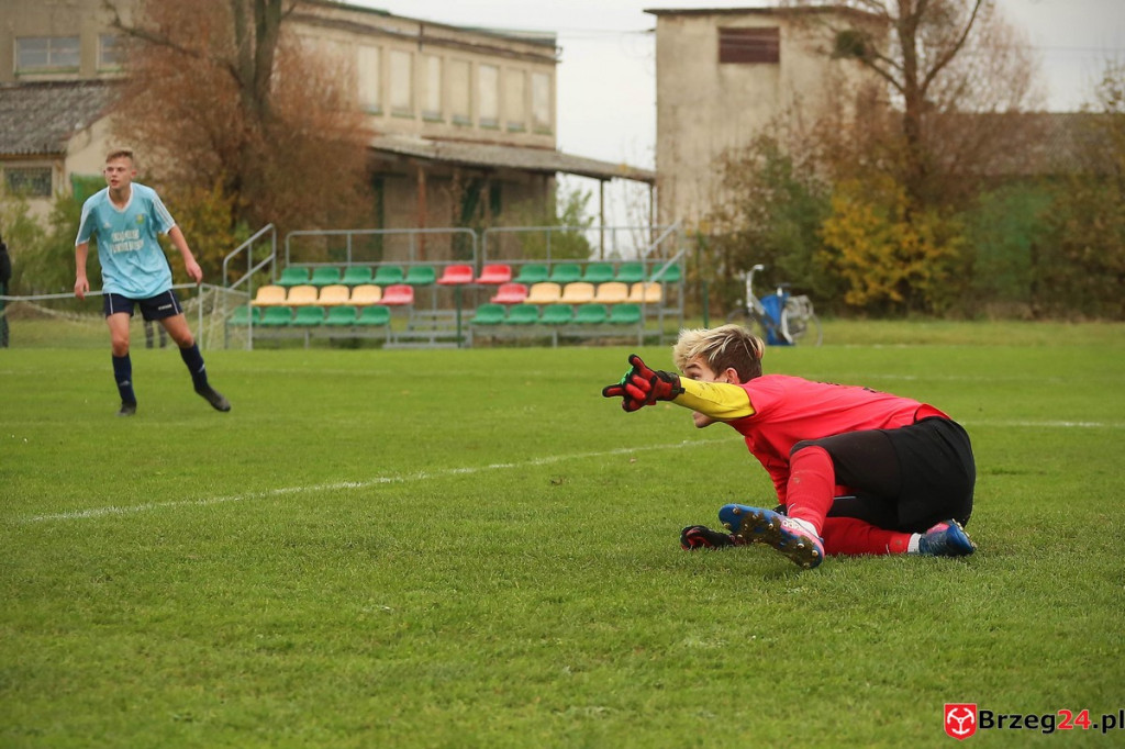 Piłkarska klasa B zakończyła rundę jesienną. Jak wygląda sytuacja po ostatniej kolejce? [FOTORELACJA z meczu Orzeł Olszanka - Olimpia II Lewin Brzeski]