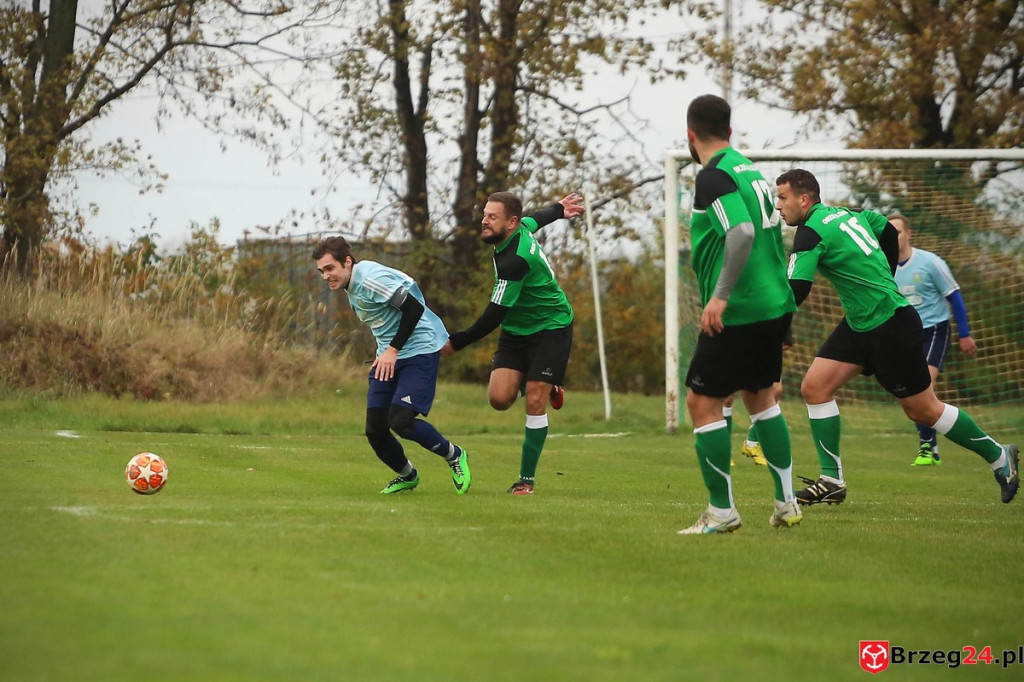 Piłkarska klasa B zakończyła rundę jesienną. Jak wygląda sytuacja po ostatniej kolejce? [FOTORELACJA z meczu Orzeł Olszanka - Olimpia II Lewin Brzeski]