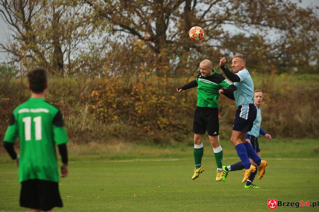 Piłkarska klasa B zakończyła rundę jesienną. Jak wygląda sytuacja po ostatniej kolejce? [FOTORELACJA z meczu Orzeł Olszanka - Olimpia II Lewin Brzeski]
