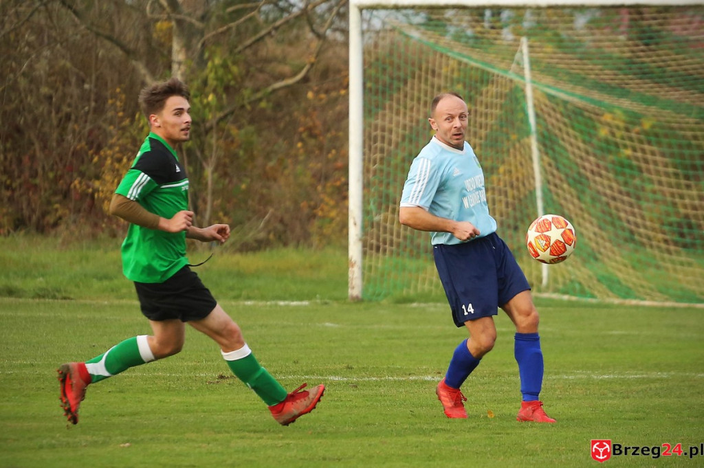 Piłkarska klasa B zakończyła rundę jesienną. Jak wygląda sytuacja po ostatniej kolejce? [FOTORELACJA z meczu Orzeł Olszanka - Olimpia II Lewin Brzeski]
