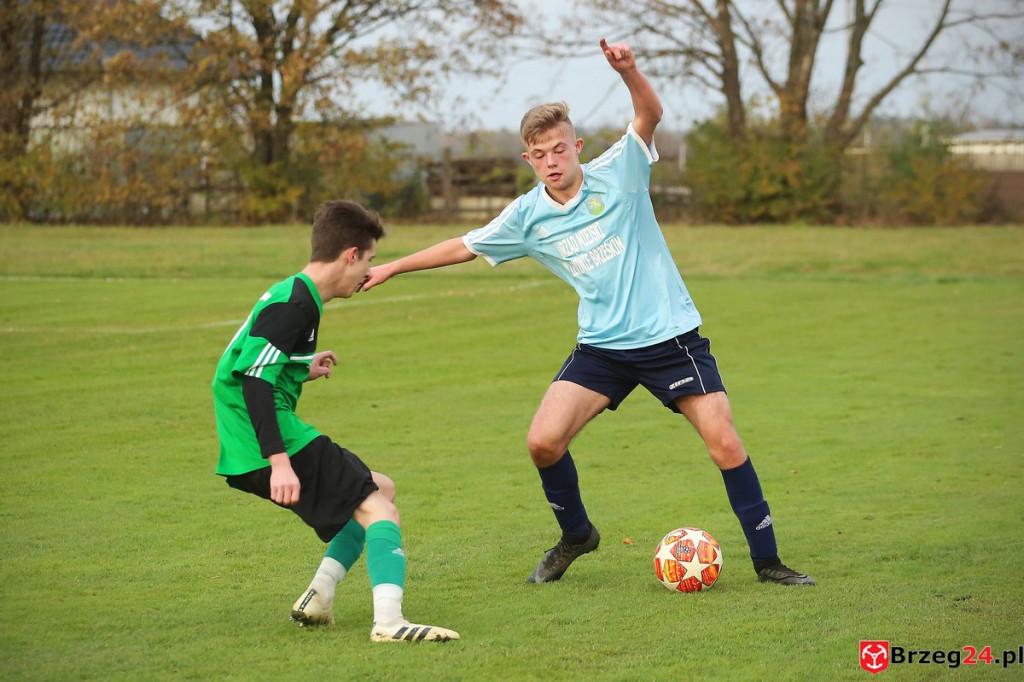 Piłkarska klasa B zakończyła rundę jesienną. Jak wygląda sytuacja po ostatniej kolejce? [FOTORELACJA z meczu Orzeł Olszanka - Olimpia II Lewin Brzeski]