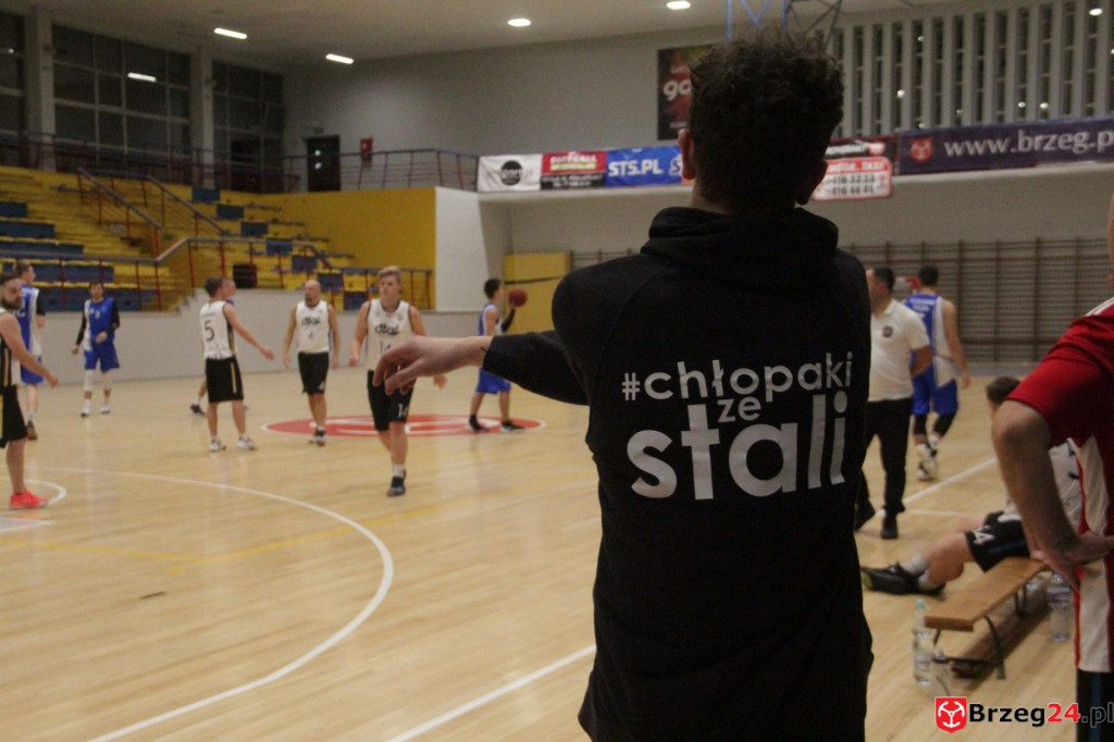 Festiwal rzutów w Brzegu! Koszykarska Stal po dobrym meczu, przegrywa z Weegree Politechnika Opolska