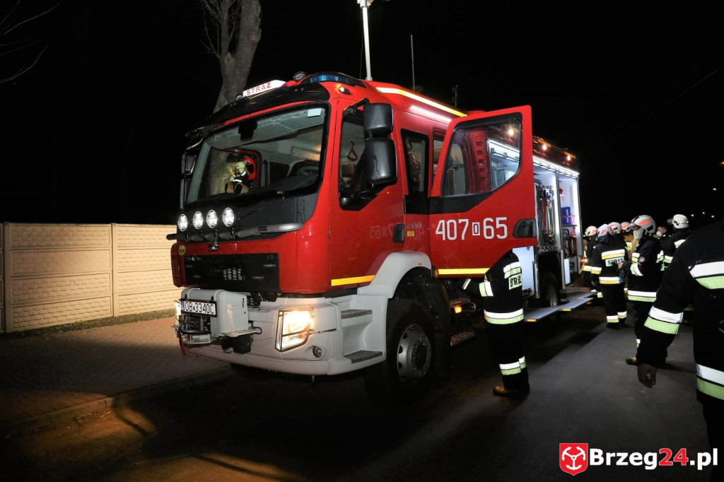 Strażacy ochotnicy ze Zwanowic odebrali nowy wóz bojowy. To nagroda za frekwencję wyborczą
