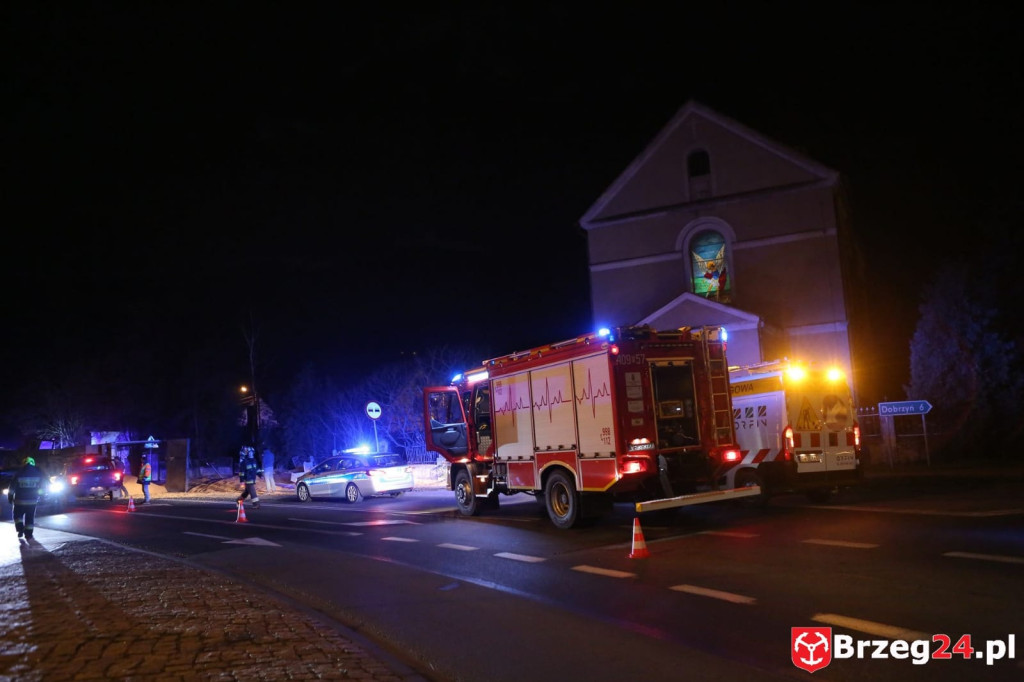 Utrudnienia na DK 39 w Michałowicach. Przewróciła się ciężarówka z ładunkiem kukurydzy