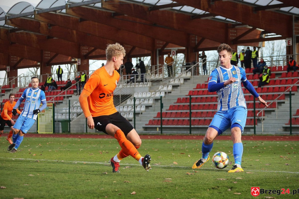 Stal Brzeg przełamała się pokonując rezerwy drużyny z ekstraklasy [GALERIA]