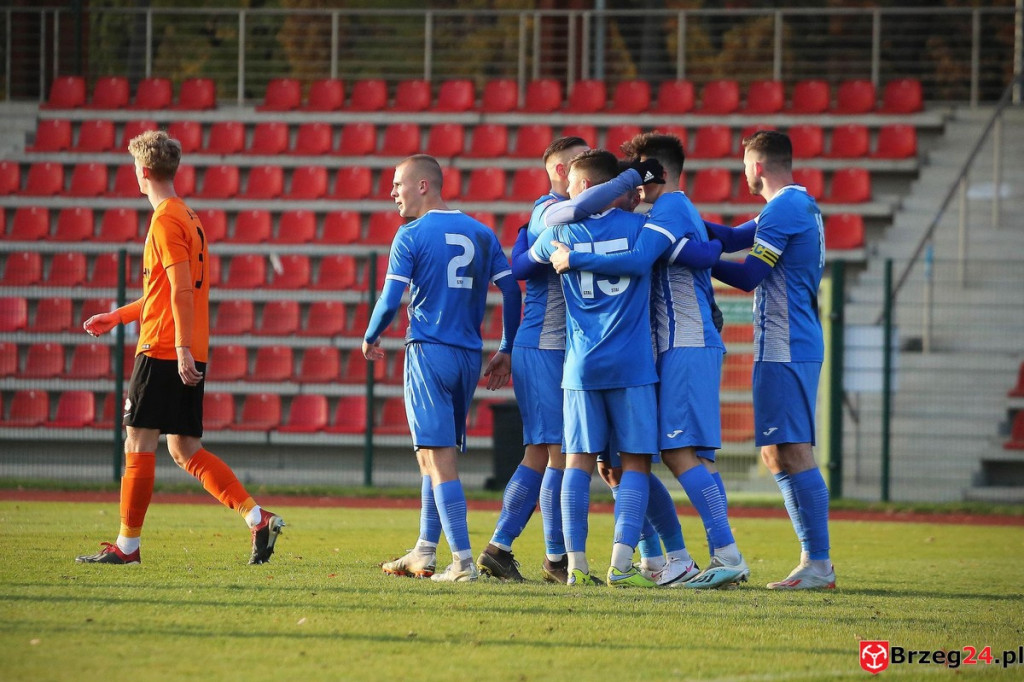 Stal Brzeg przełamała się pokonując rezerwy drużyny z ekstraklasy [GALERIA]