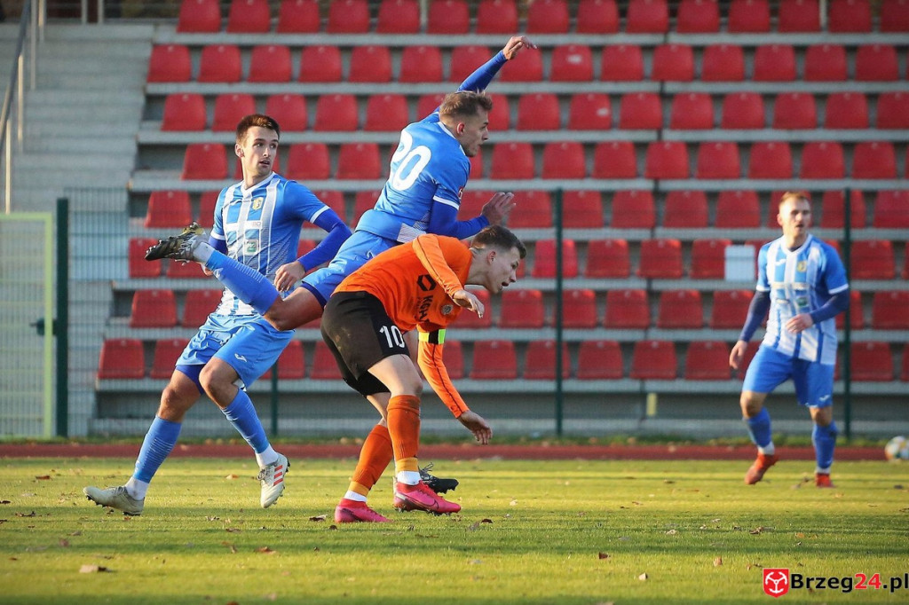Stal Brzeg przełamała się pokonując rezerwy drużyny z ekstraklasy [GALERIA]